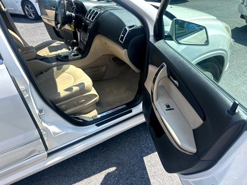 Used 2012 GMC Acadia Denali image 39