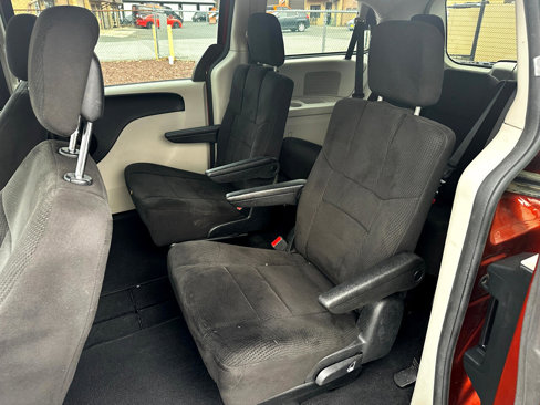 Used 2012 Dodge Grand Caravan SE image 10