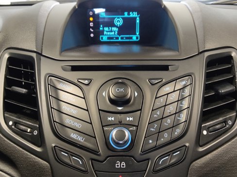 Used 2015 Ford Fiesta SE image 25