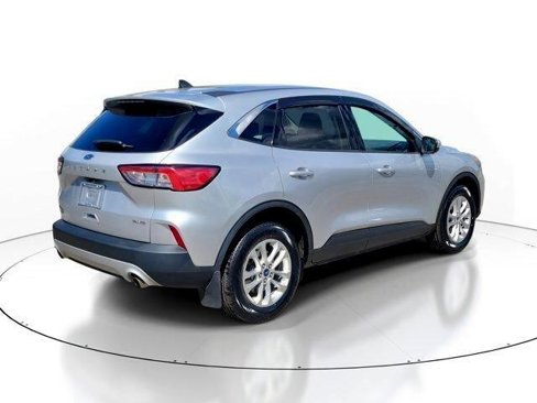 Used 2020 Ford Escape SE image 4
