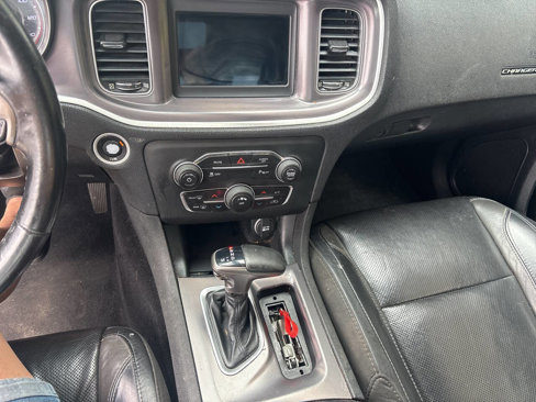 Used 2019 Dodge Charger SXT image 11