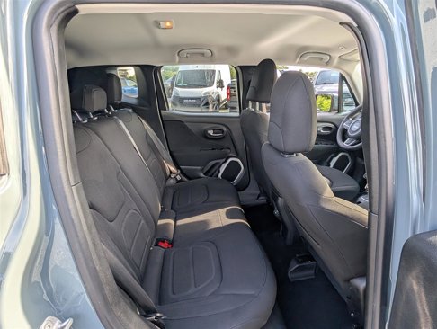 Used 2018 Jeep Renegade Latitude image 11