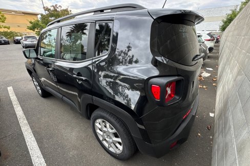 Used 2022 Jeep Renegade Latitude w/ Convenience Group image 3