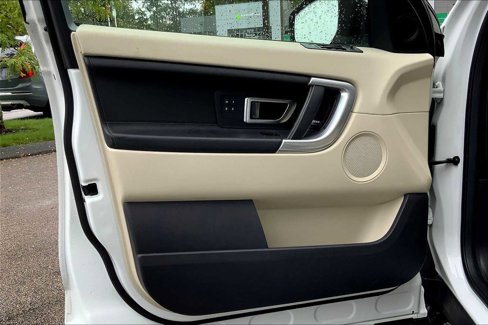 Used 2018 Land Rover Discovery Sport HSE Luxury image 20