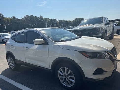 Used 2022 Nissan Rogue Sport SV image 3