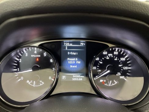 Used 2016 Nissan Rogue SL image 25