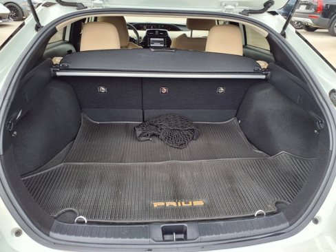 Used 2020 Toyota Prius LE image 14