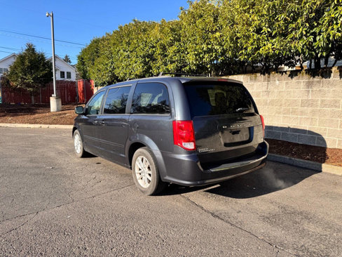 Used 2014 Dodge Grand Caravan SXT image 22