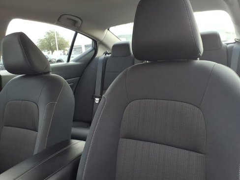 Used 2024 Nissan Altima 2.5 SV image 14
