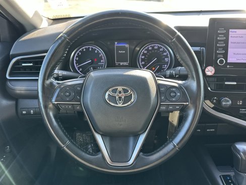 Used 2023 Toyota Camry SE image 9