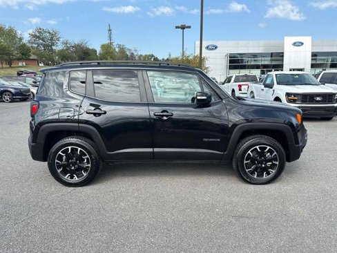 Used 2023 Jeep Renegade Latitude image 4