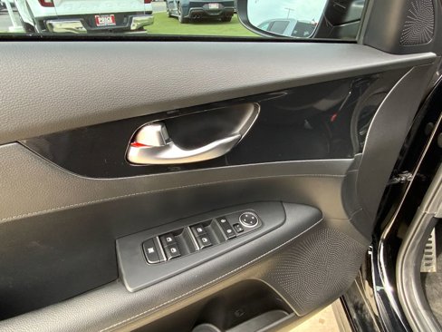 Used 2023 Kia Forte GT-Line image 10