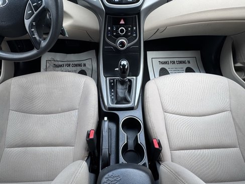 Used 2015 Hyundai Elantra SE image 20