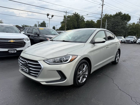 Used 2017 Hyundai Elantra SE image 1
