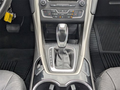 Used 2016 Ford Fusion SE w/ Equipment Group 202A image 18