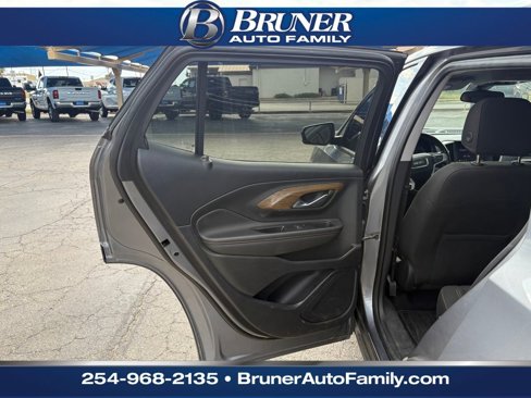 Used 2020 GMC Terrain SLE w/ Driver Convenience Package image 13