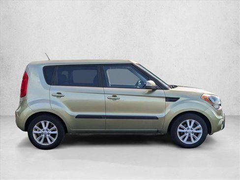 Used 2013 Kia Soul + w/ Audio Pkg image 4