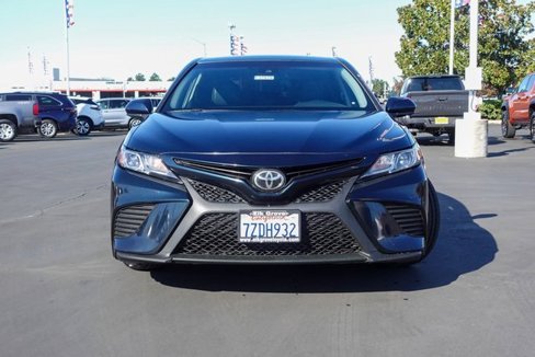 Certified 2018 Toyota Camry SE image 6