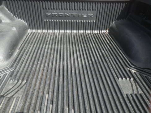 Used 2022 Nissan Frontier SV image 12