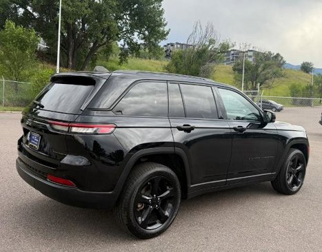 Used 2023 Jeep Grand Cherokee Altitude image 7