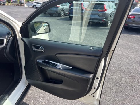 Used 2016 Dodge Journey SE image 15