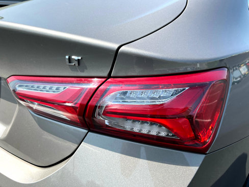 Used 2022 Chevrolet Malibu LT image 14