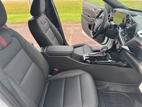 New 2025 Chevrolet Trax RS image 30