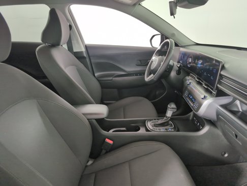 Used 2024 Hyundai Kona SEL image 3