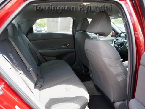 Certified 2024 Hyundai Elantra SEL image 11