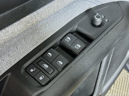 Used 2022 Jeep Compass Latitude image 17
