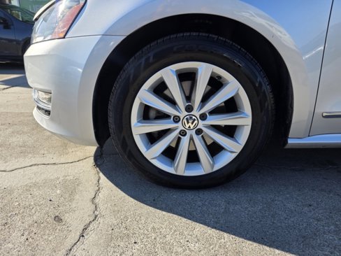Used 2013 Volkswagen Passat 2.5 SEL Premium image 24
