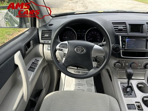 Used 2013 Toyota Highlander Plus image 7