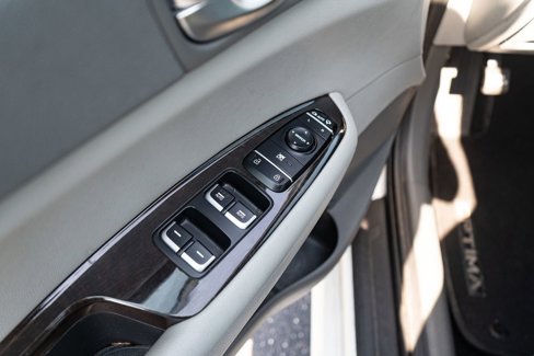 Used 2018 Kia Optima EX image 16