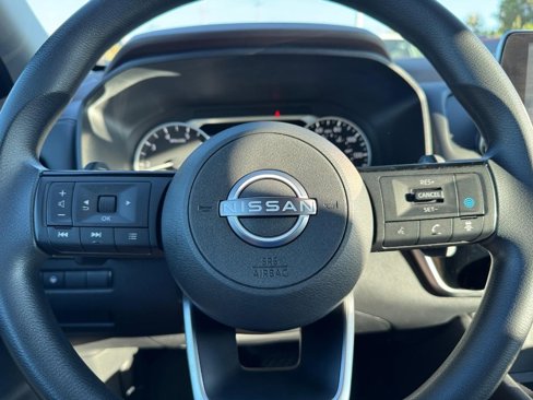 Used 2022 Nissan Rogue SV image 25