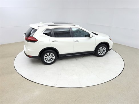Used 2017 Nissan Rogue SV image 19