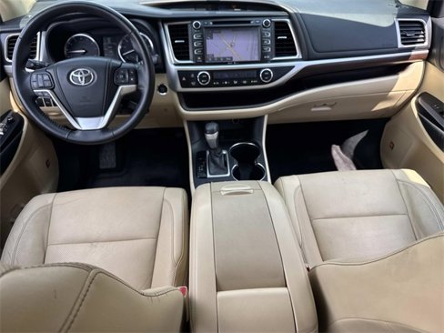 Used 2014 Toyota Highlander Limited image 19