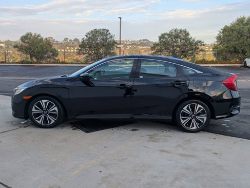 Used 2017 Honda Civic EX-T image 2