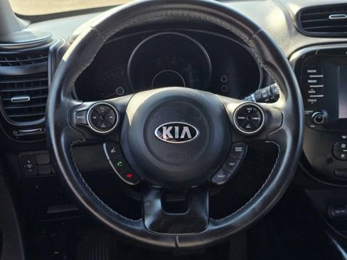 Used 2018 Kia Soul + image 19