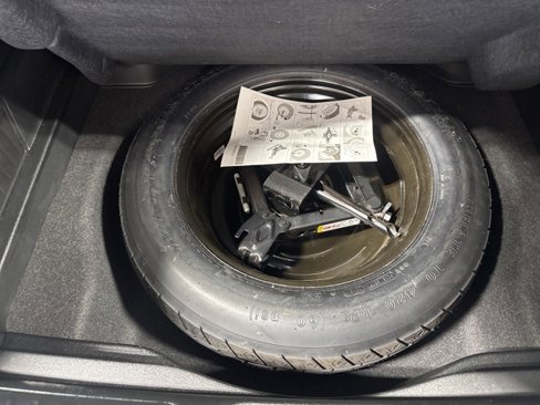 Used 2019 Jeep Cherokee Limited image 38