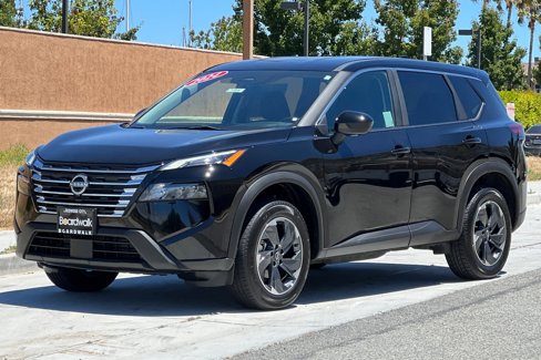 Used 2024 Nissan Rogue SV image 8