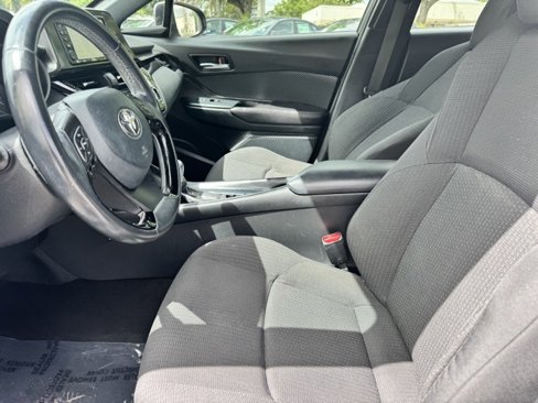 Used 2018 Toyota C-HR XLE image 17