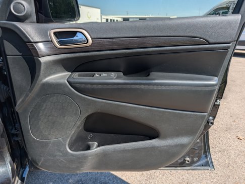 Used 2015 Jeep Grand Cherokee Altitude image 30