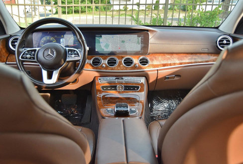 Used 2020 Mercedes-Benz E 350 4MATIC Sedan w/ Premium Package image 31