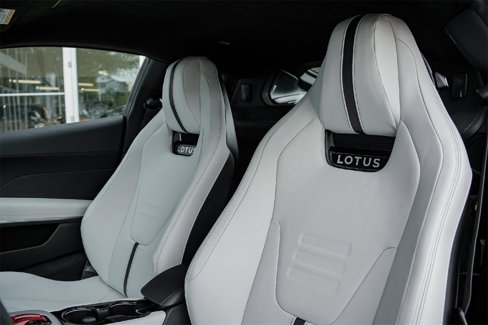 New 2025 Lotus Emira image 22