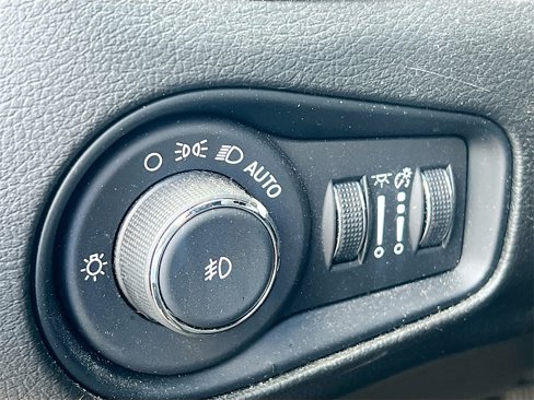 Used 2021 Jeep Renegade Latitude image 10