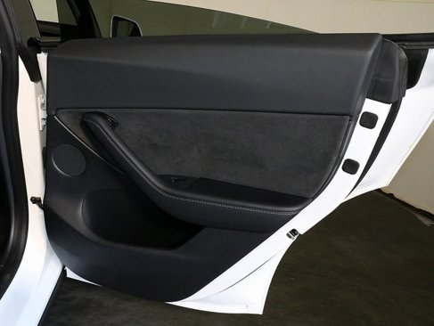 Used 2021 Tesla Model Y Long Range image 28