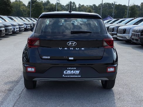 New 2025 Hyundai Venue SE image 6
