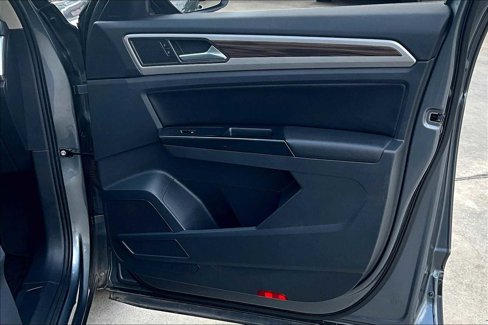 Used 2021 Volkswagen Atlas SE image 22
