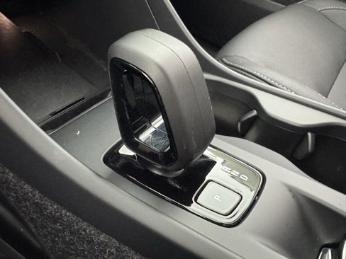 Certified 2025 Volvo XC40 B5 Core image 20