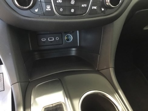 Used 2020 Chevrolet Equinox LT w/ Driver Convenience Package image 33
